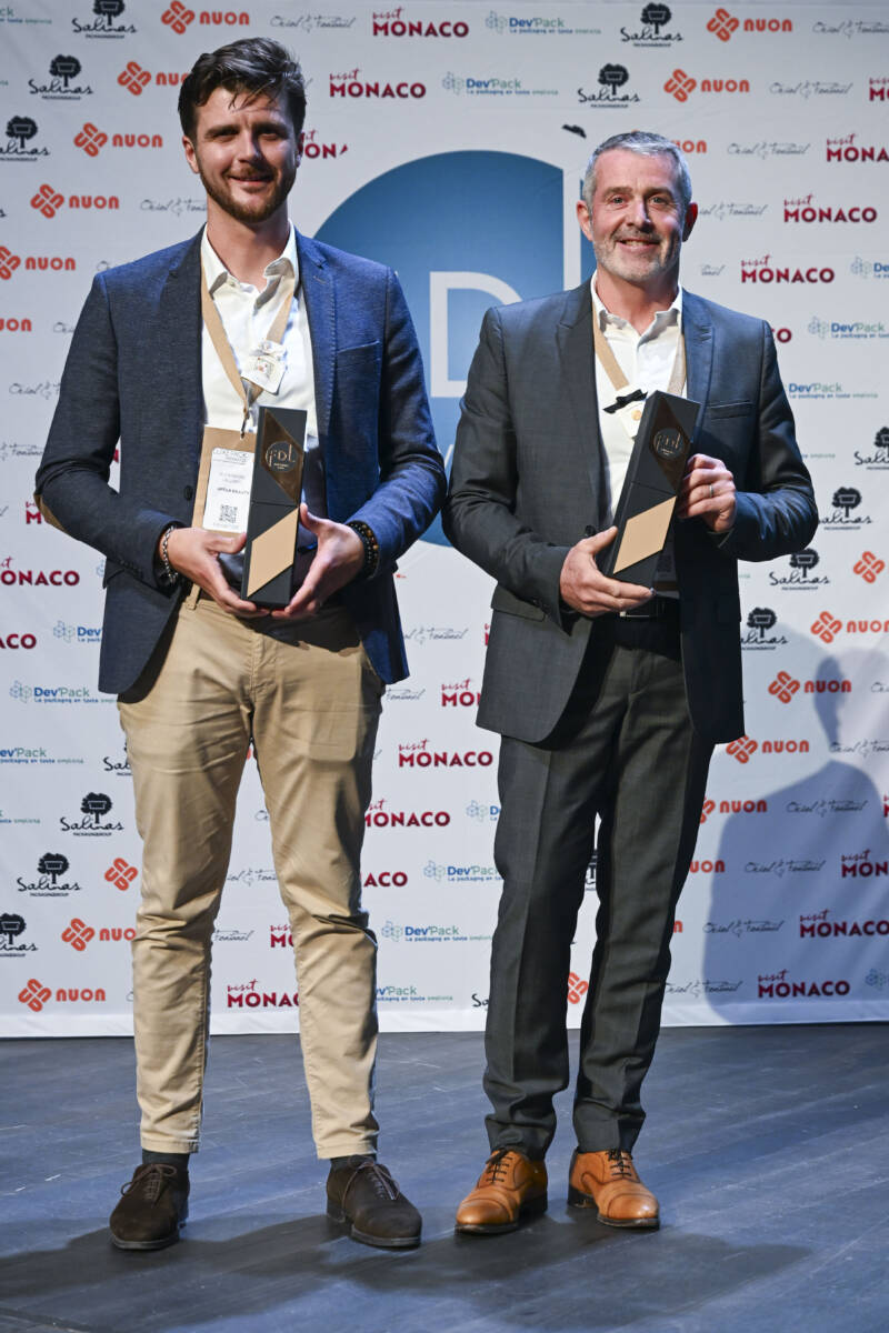 Dispensing - Alexandre Gillard and Philippe Briand