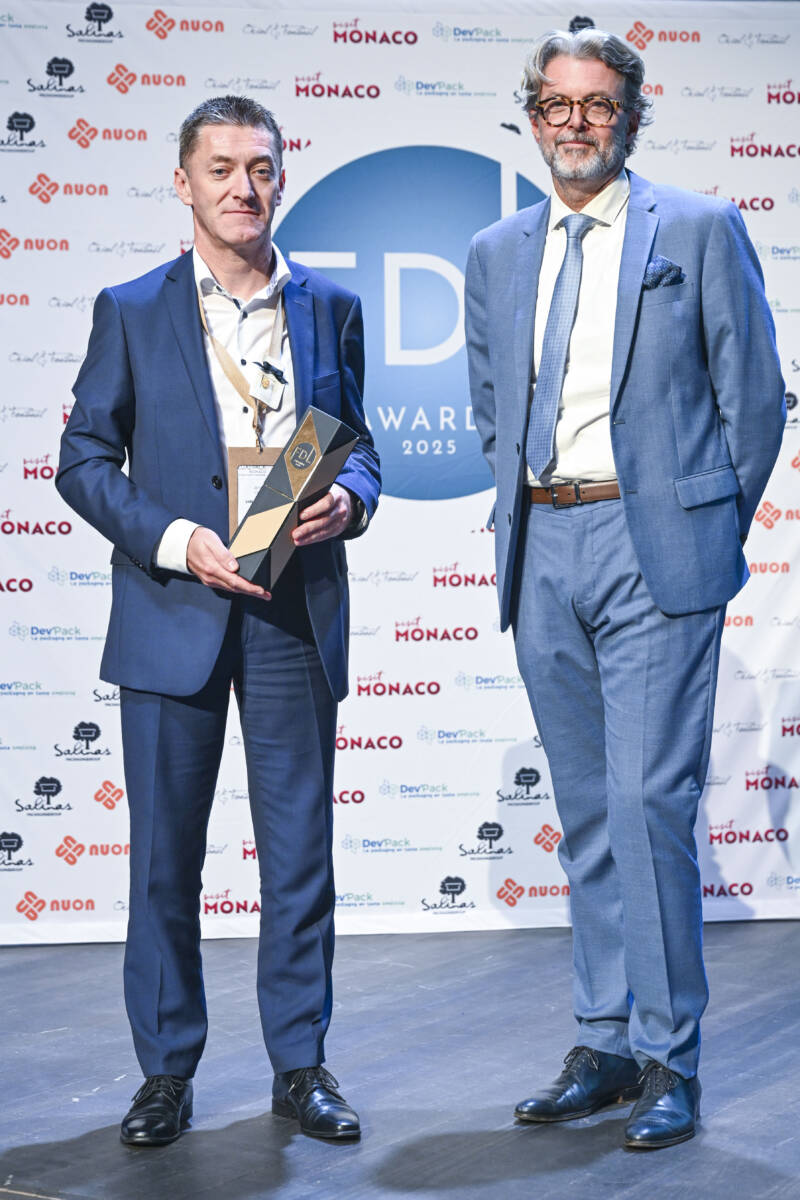 Monomaterial Box - Jérôme Cahu (Van Genechten Packaging) and Laurent Gery (Oriol & Fontanel)